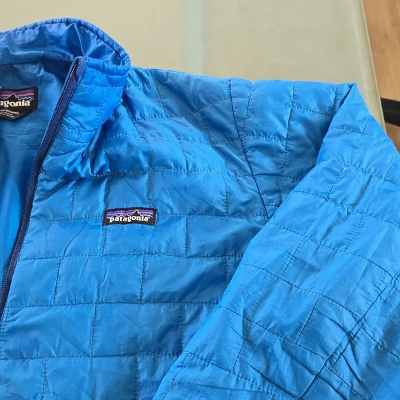 Patagonia Men's Puffer Coat - Picture 4 of 13
